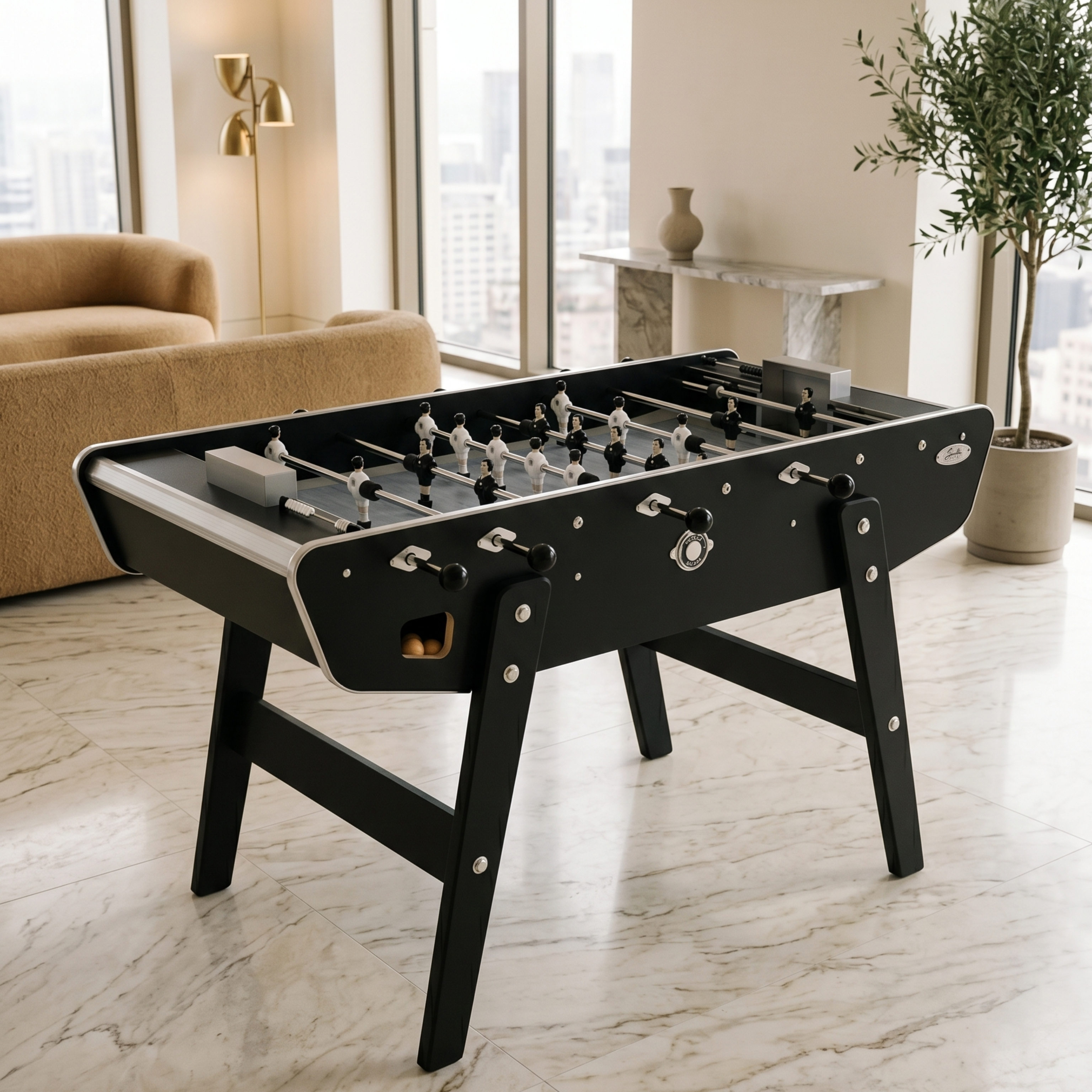 Baby-foot Stella Home noir mat installé dans un salon minimaliste et élégant, design épuré qui s'intègre parfaitement dans un intérieur moderne et sophistiqué.